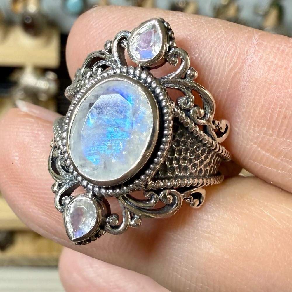Elegant Silver Moonstone Ring